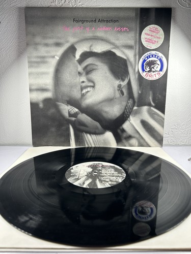 Fairground attraction - fairground, attraction‎–